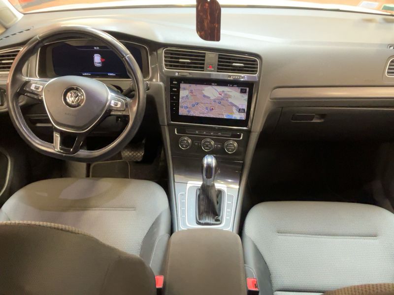 Volkswagen e-Golf VII electric drive 100 kW 2017 – снимка 17