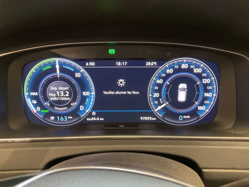 Volkswagen e-Golf VII electric drive 100 kW 2017 – снимка 18