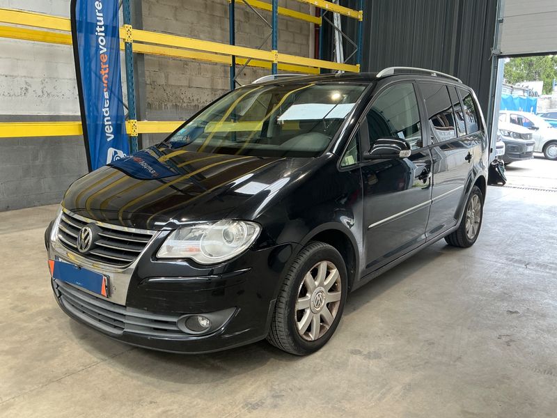 Volkswagen Touran 1.9 TDI Highline 2008 – снимка 1