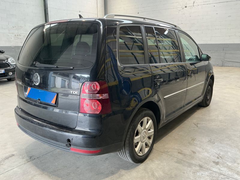 Volkswagen Touran 1.9 TDI Highline 2008 – снимка 2