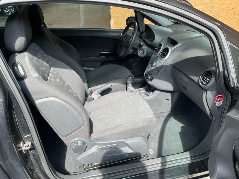 Opel Corsa 1.4 Satellite 2011 – снимка 3