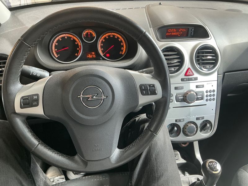 Opel Corsa 1.4 Satellite 2011 – снимка 4