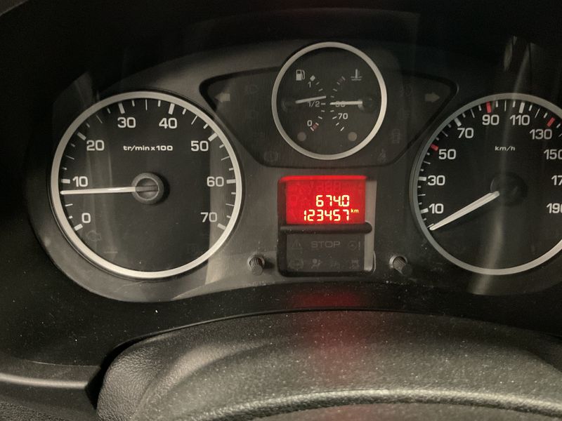 Peugeot Partner 1.2 PureTech Active 2017 – снимка 18