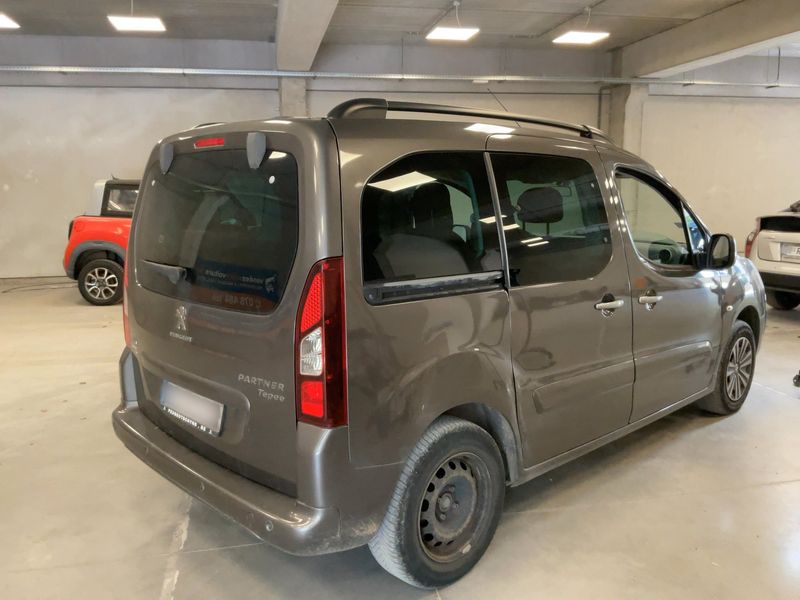 Peugeot Partner 1.2 PureTech Active 2017 – снимка 8