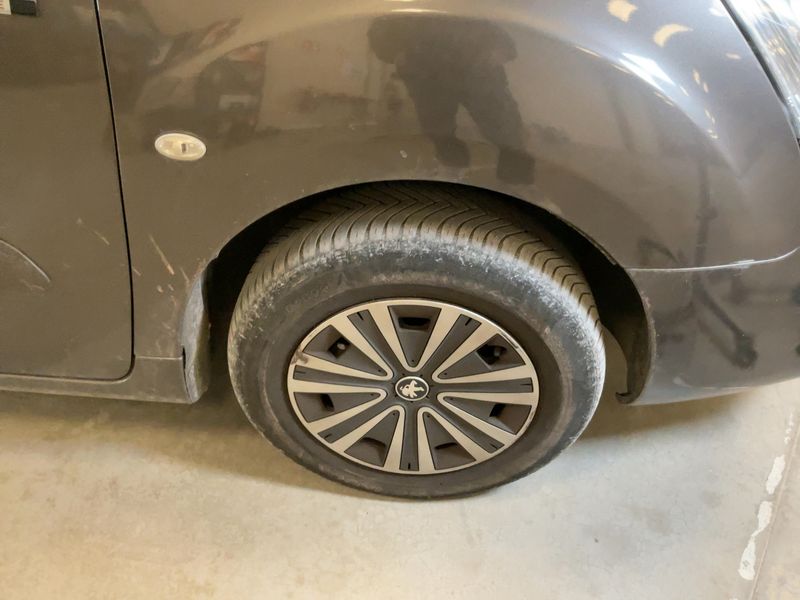 Peugeot Partner 1.2 PureTech Active 2017 – снимка 11