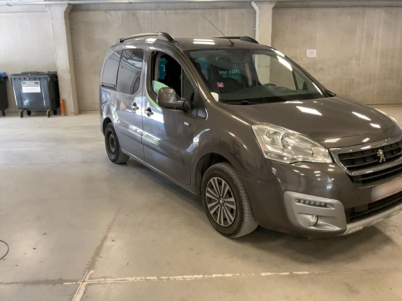 Peugeot Partner 1.2 PureTech Active 2017 – снимка 12