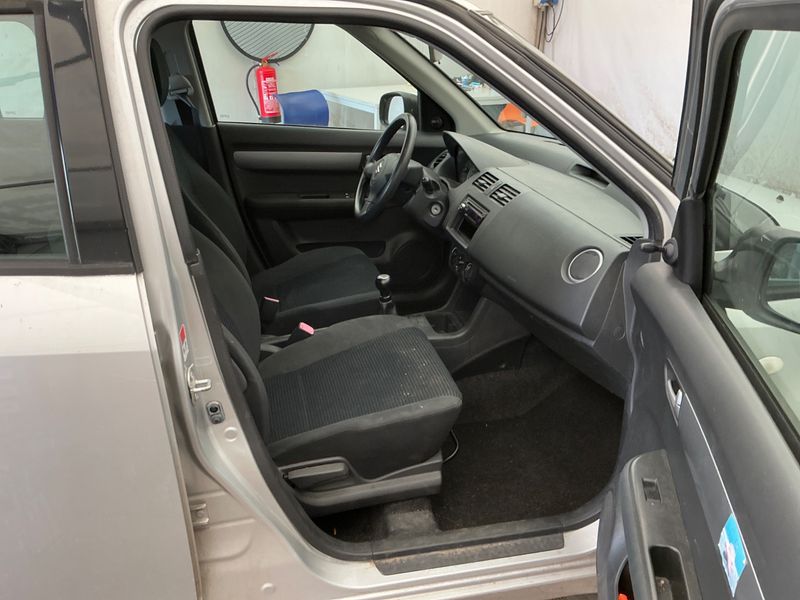 Suzuki Swift 1.3 Comfort 2010 – снимка 3