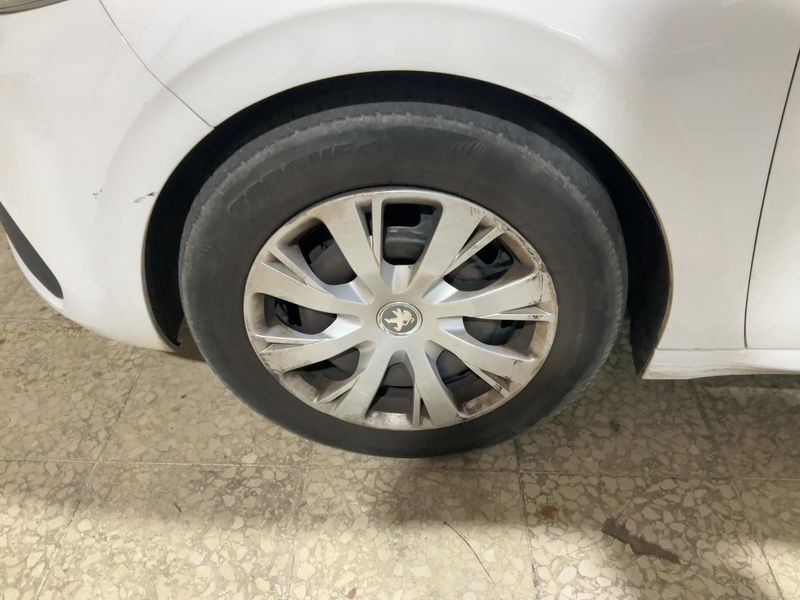 Peugeot 208 1.6 Blue-HDi Active 2017 – снимка 3