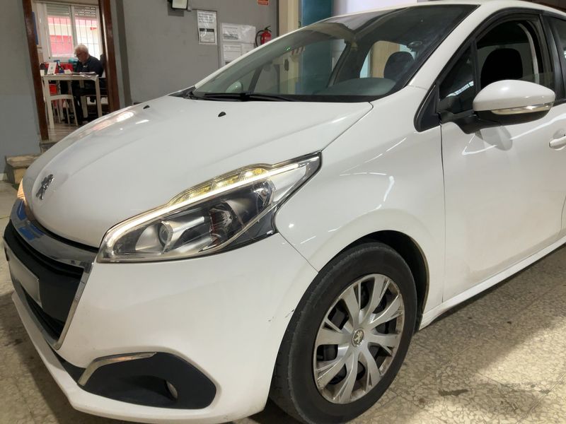 Peugeot 208 1.6 Blue-HDi Active 2017 – снимка 2