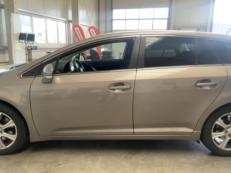 Toyota Avensis 2.2 D-4D Edition 2014 – снимка 4