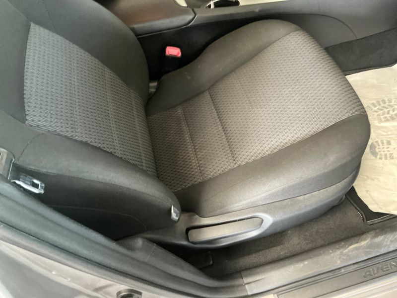 Toyota Avensis 2.2 D-4D Edition 2014 – снимка 30