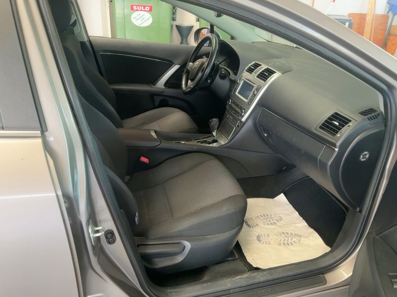 Toyota Avensis 2.2 D-4D Edition 2014 – снимка 17