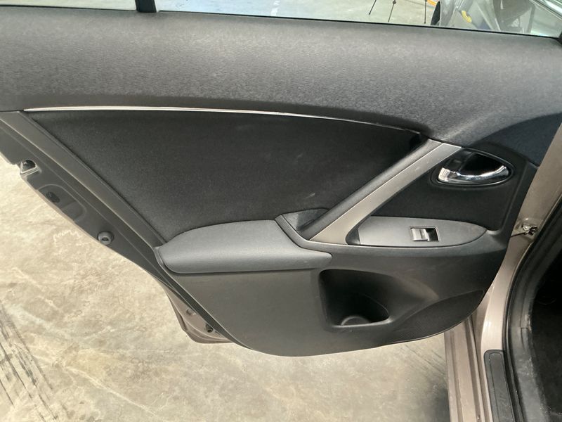 Toyota Avensis 2.2 D-4D Edition 2014 – снимка 28