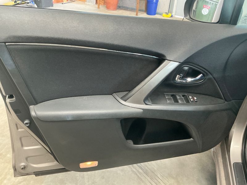 Toyota Avensis 2.2 D-4D Edition 2014 – снимка 25
