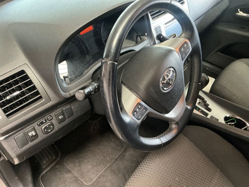Toyota Avensis 2.2 D-4D Edition 2014 – снимка 33