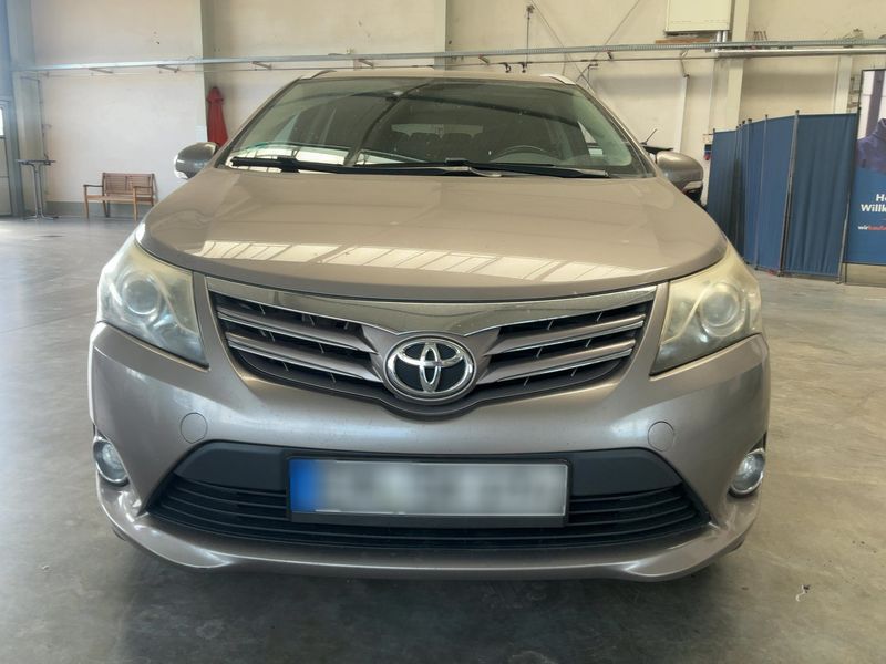 Toyota Avensis 2.2 D-4D Edition 2014 – снимка 14