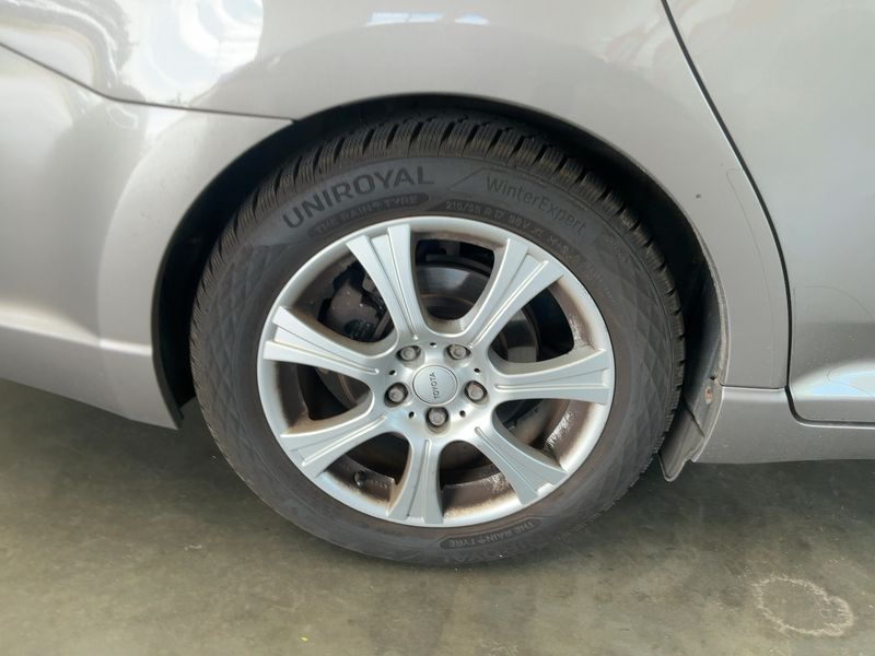 Toyota Avensis 2.2 D-4D Edition 2014 – снимка 9