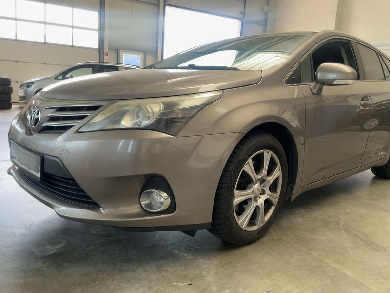 Toyota Avensis 2.2 D-4D Edition 2014 – снимка 2