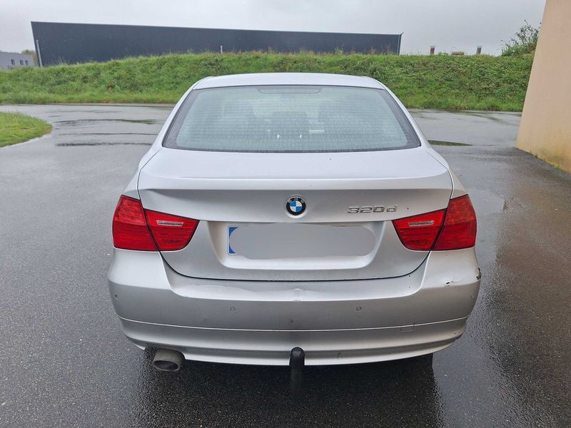 BMW 3er 320d EfficientDynamics Premiere 2011 – снимка 4