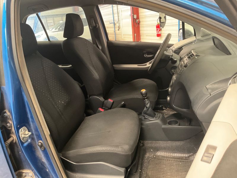Toyota Yaris 1.4 D-4D 2011 – снимка 3