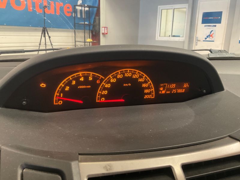 Toyota Yaris 1.4 D-4D 2011 – снимка 4