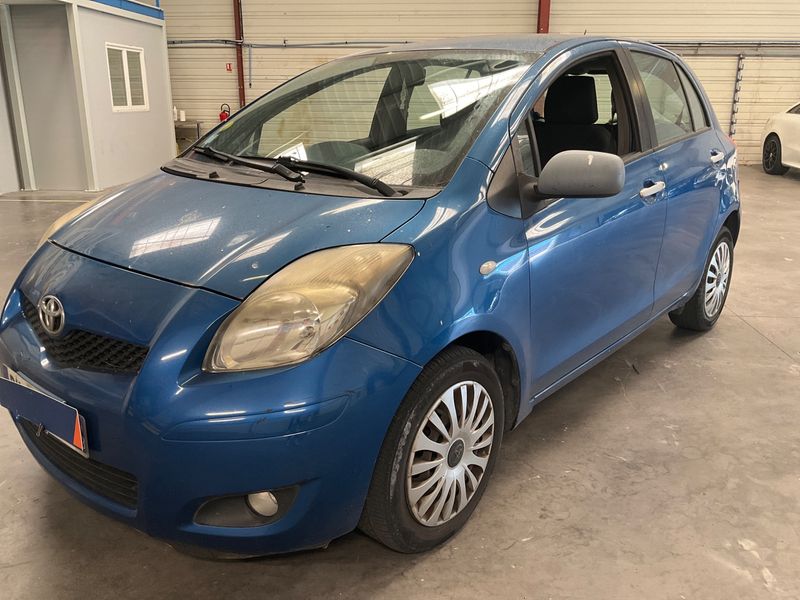 Toyota Yaris 1.4 D-4D 2011 – снимка 1