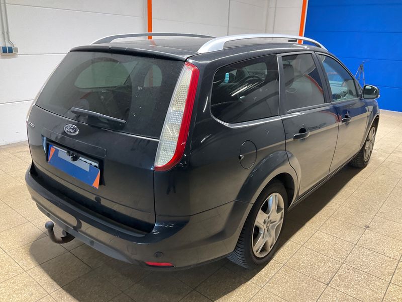 Ford Focus 1.6 Style+ 2010 – снимка 2