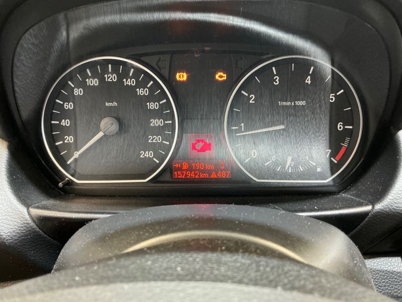 BMW 1er 118i 2010 – снимка 4