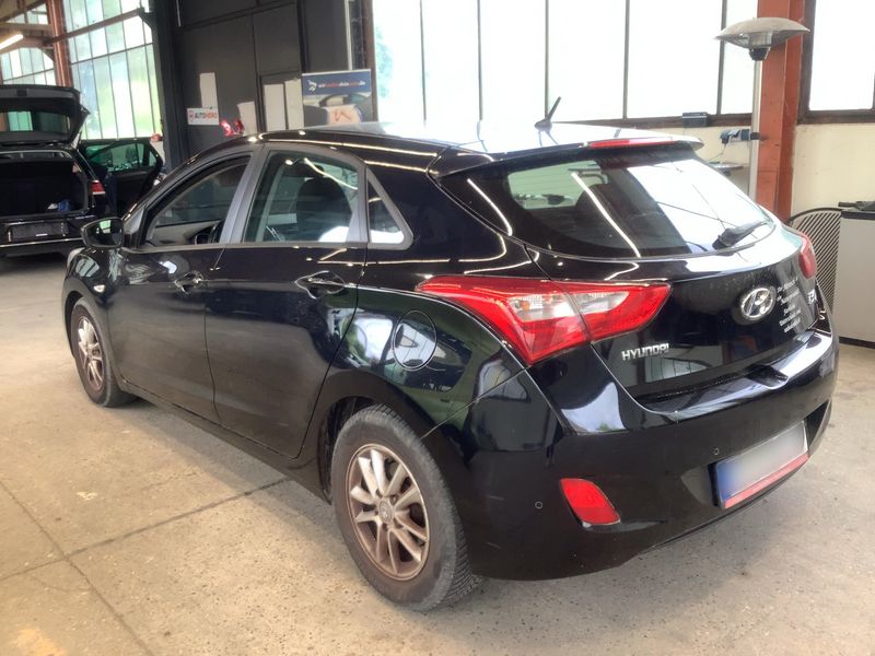 Hyundai i30 1.6 CRDi Style 2014 – снимка 6