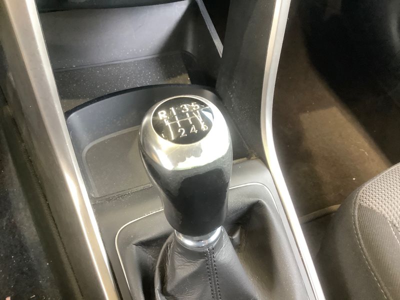 Hyundai i30 1.6 CRDi Style 2014 – снимка 23