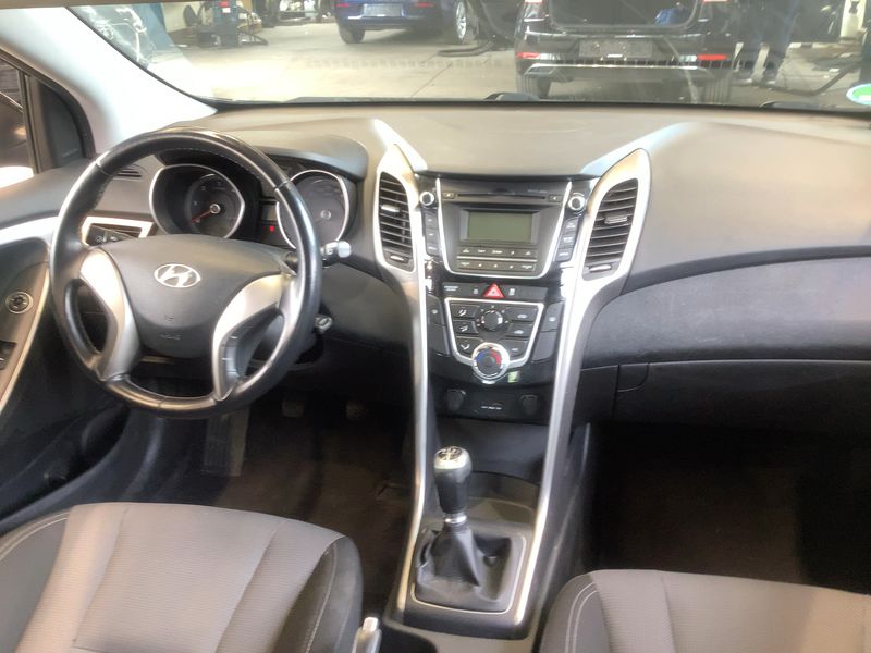 Hyundai i30 1.6 CRDi Style 2014 – снимка 17