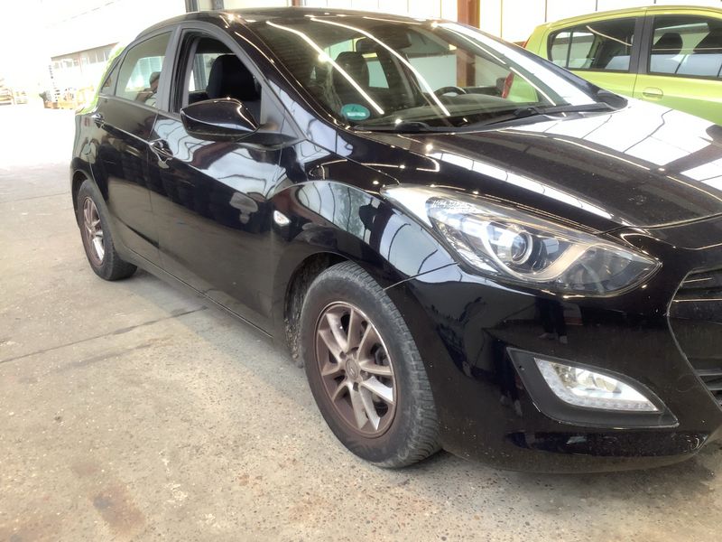 Hyundai i30 1.6 CRDi Style 2014 – снимка 12