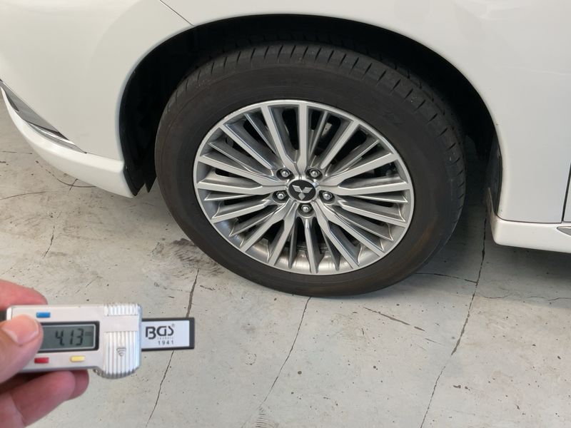 Mitsubishi Outlander 2.4 PHEV Instyle 4WD 2019 – снимка 3