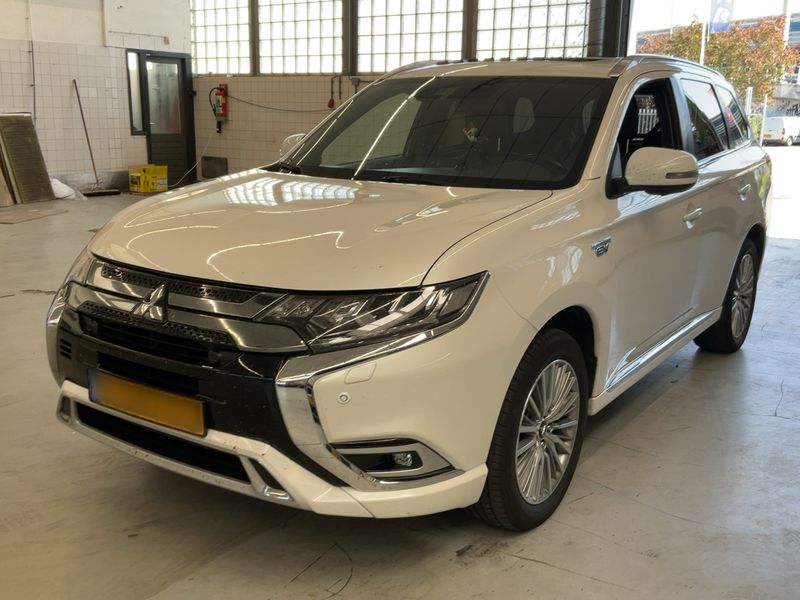 Mitsubishi Outlander 2.4 PHEV Instyle 4WD 2019 – снимка 1