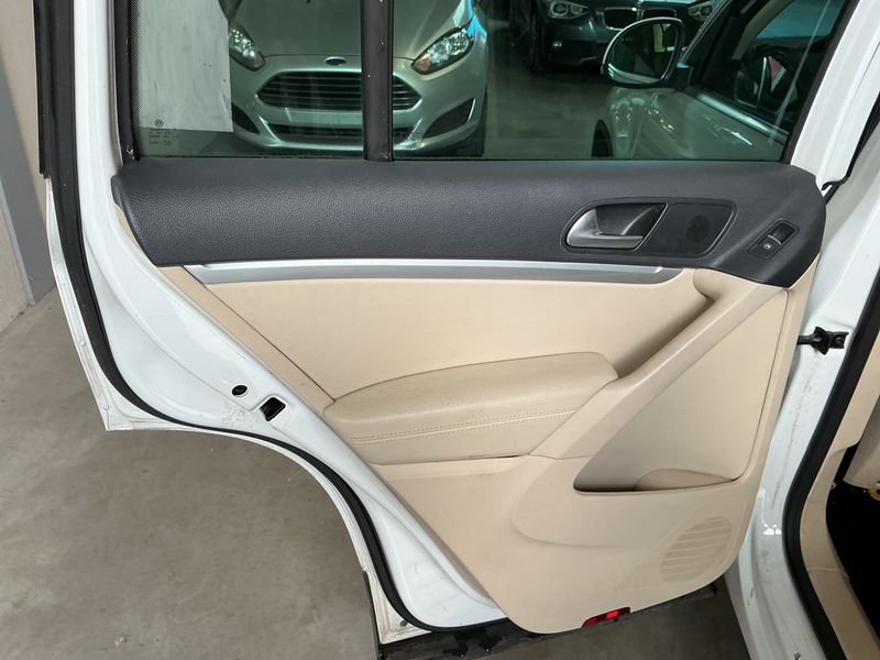 Volkswagen Tiguan 2.0 TSI Sport & Style 4Motion 2014 – снимка 30