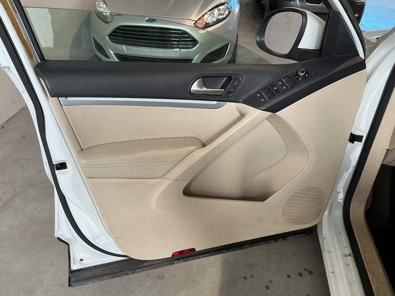 Volkswagen Tiguan 2.0 TSI Sport & Style 4Motion 2014 – снимка 32