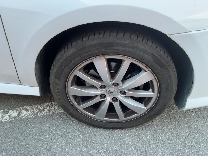 Renault Laguna 2.0 dCi Dynamique TomTom 2011 – снимка 11