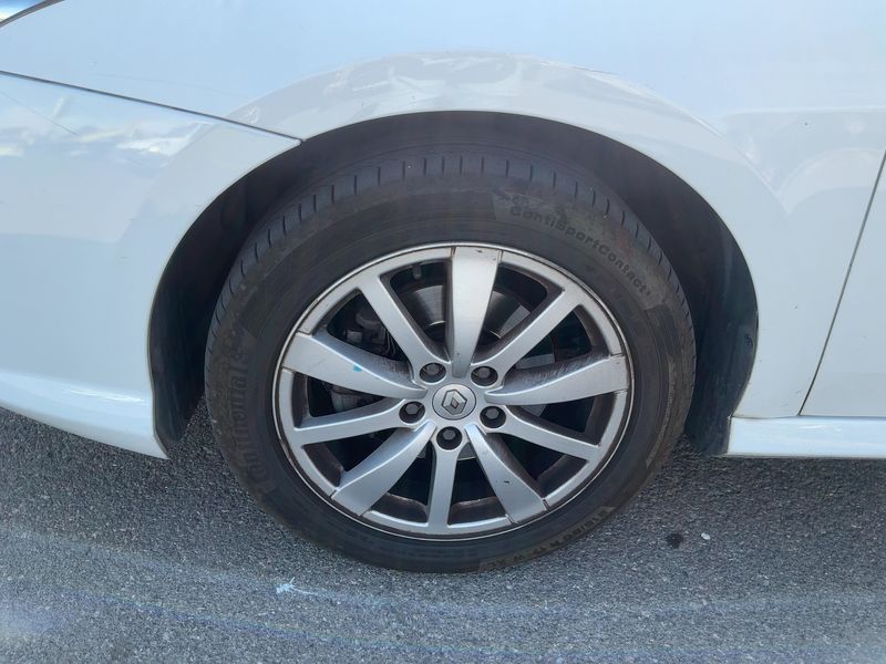 Renault Laguna 2.0 dCi Dynamique TomTom 2011 – снимка 3