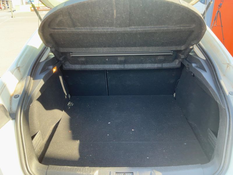 Renault Laguna 2.0 dCi Dynamique TomTom 2011 – снимка 15