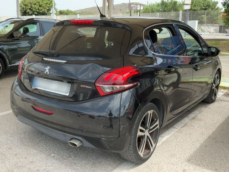 Peugeot 208 1.6 Blue-HDi GT Line 2016 – снимка 8