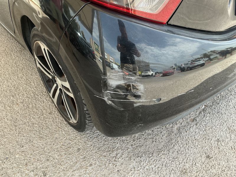 Peugeot 208 1.6 Blue-HDi GT Line 2016 – снимка 32