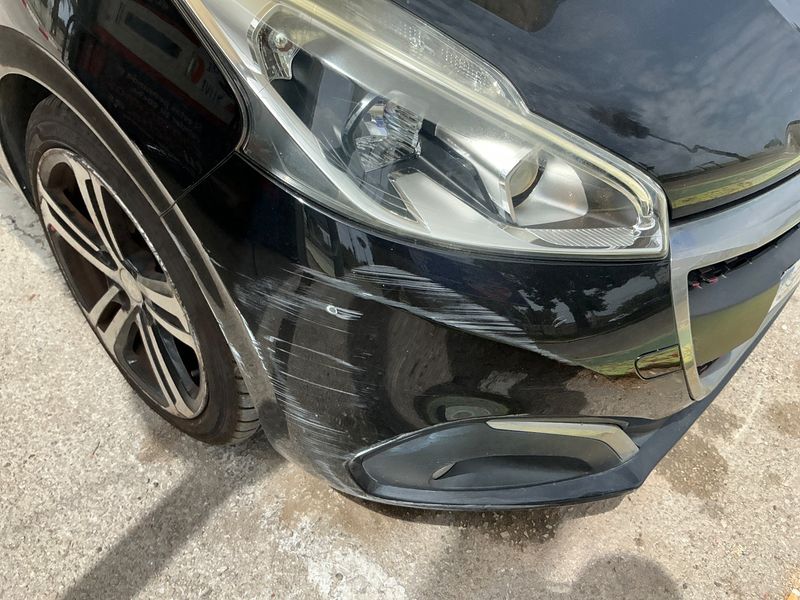 Peugeot 208 1.6 Blue-HDi GT Line 2016 – снимка 34