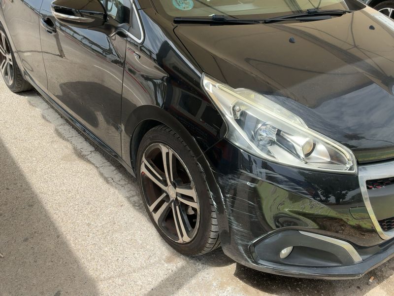 Peugeot 208 1.6 Blue-HDi GT Line 2016 – снимка 12