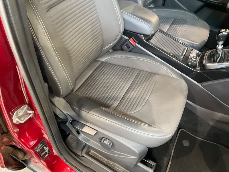 Ford Kuga 1.5 EcoBoost Titanium 2018 – снимка 27
