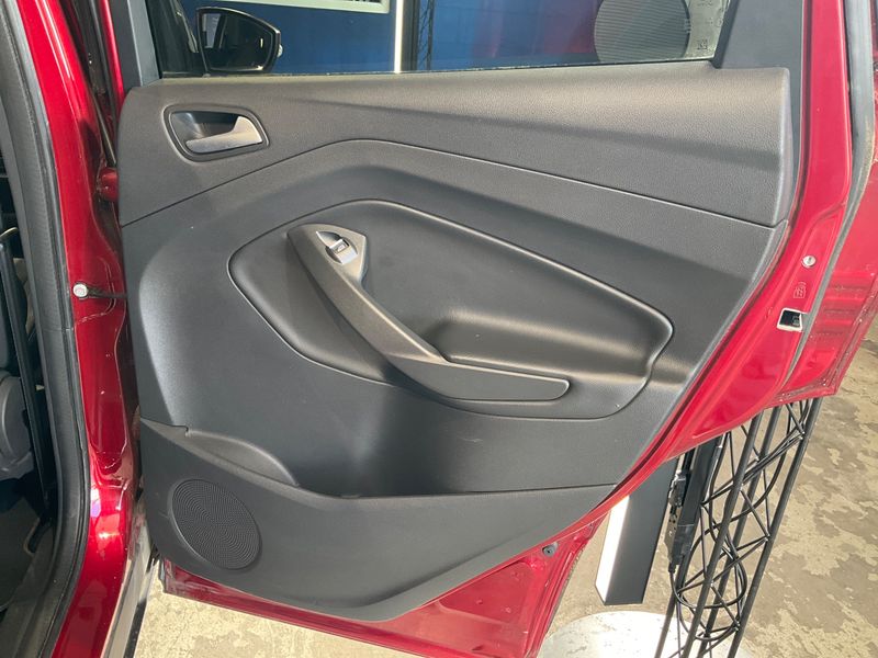 Ford Kuga 1.5 EcoBoost Titanium 2018 – снимка 28