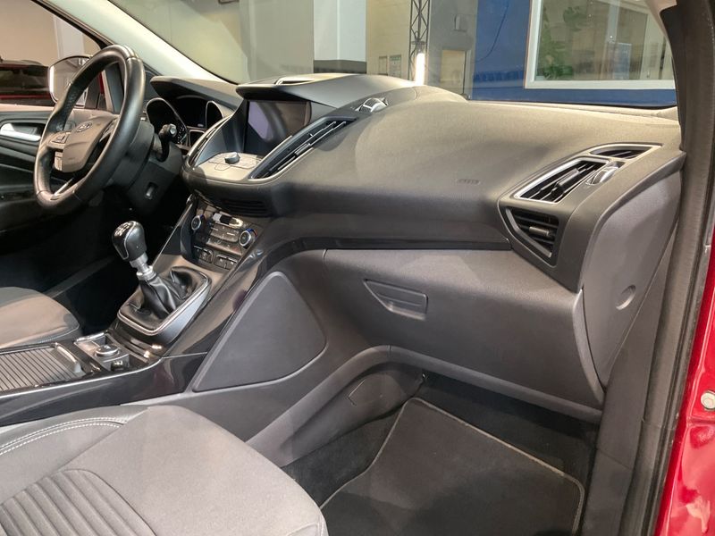 Ford Kuga 1.5 EcoBoost Titanium 2018 – снимка 26