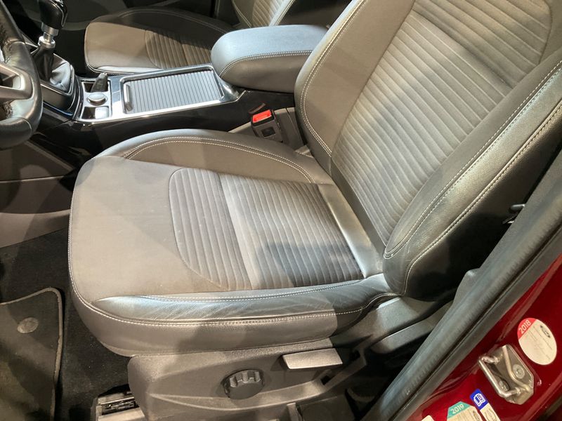Ford Kuga 1.5 EcoBoost Titanium 2018 – снимка 37