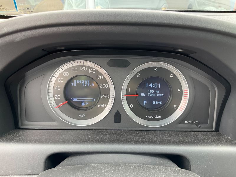 Volvo XC60 2.4 D5 Momentum AWD 2009 – снимка 18