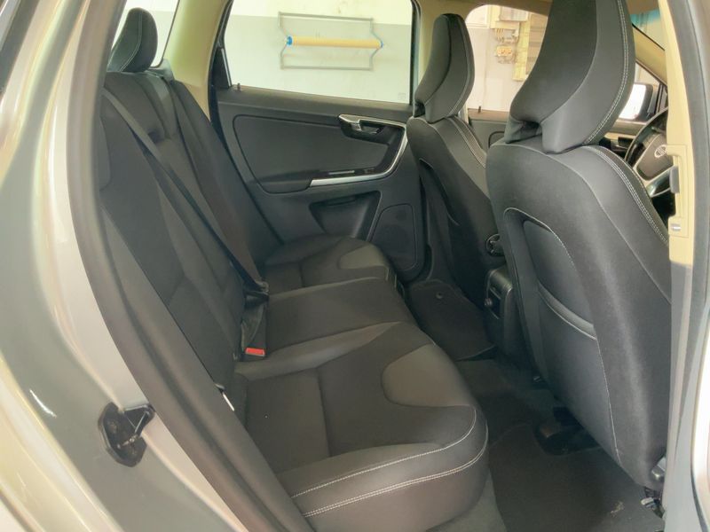 Volvo XC60 2.4 D5 Momentum AWD 2009 – снимка 19