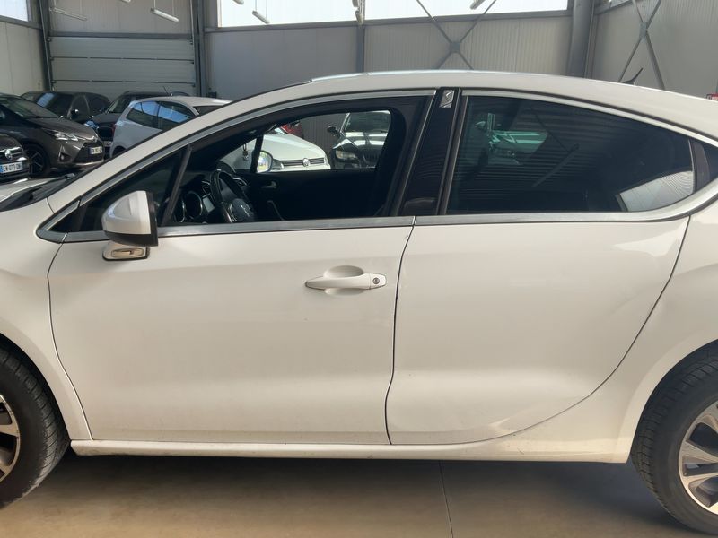 Citroen DS4 1.6 Blue-HDi SoChic 2015 – снимка 4